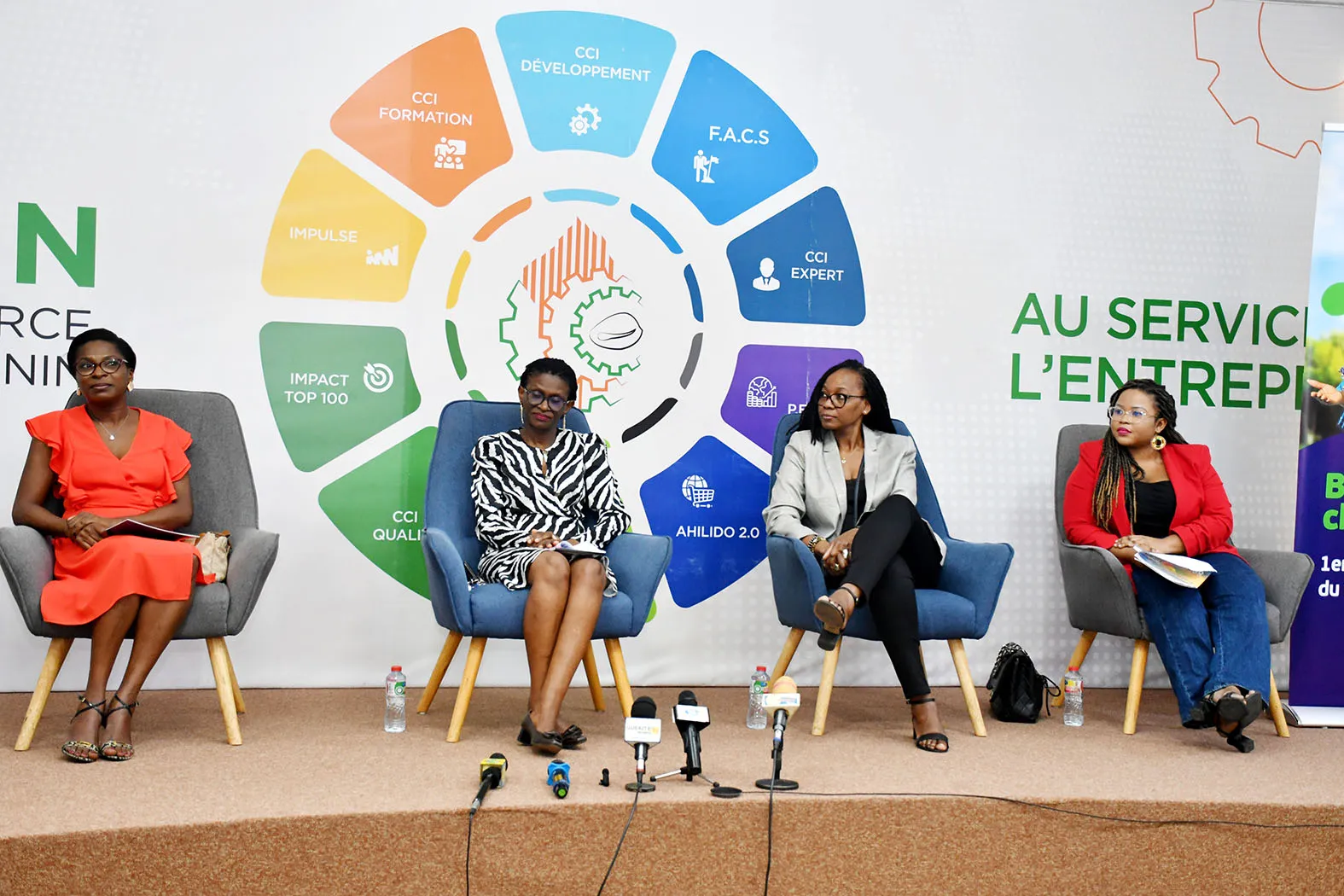 Le présidium au lancement du salon Afrique Unie