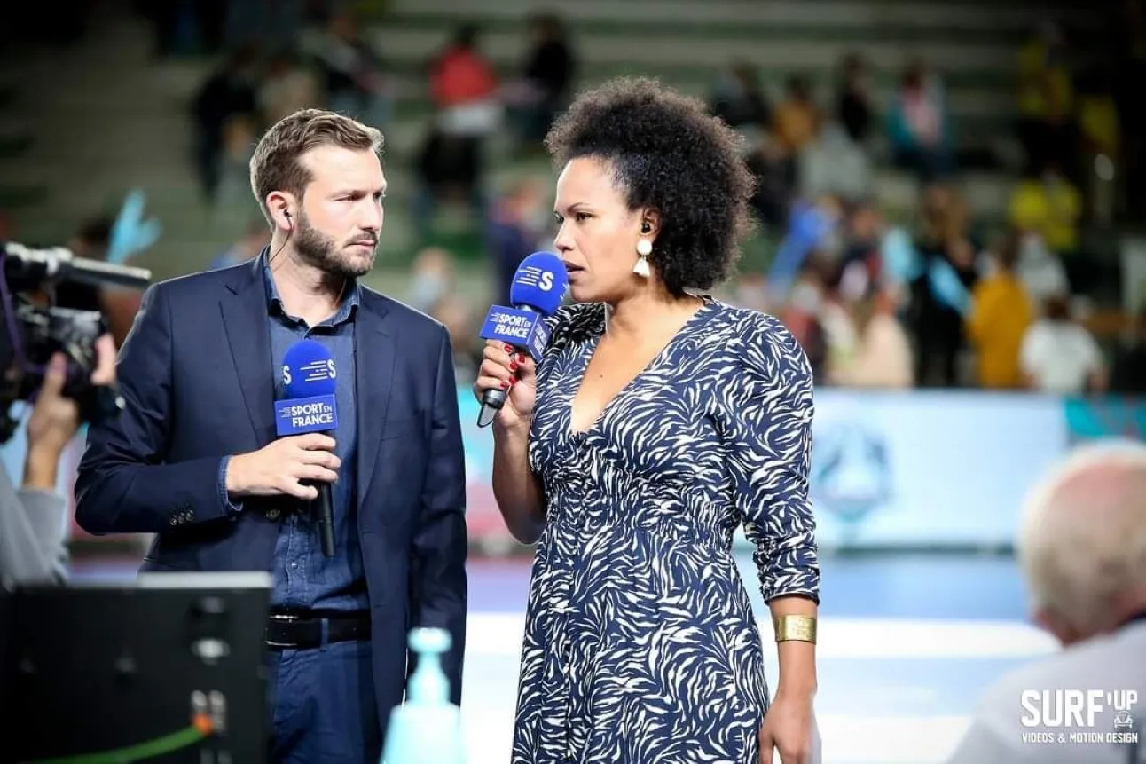Amélie Goudjo (ancienne capitaine de l'équipe de France) et le  commentateur sportif Jocelyn Veluire, assureront la formation