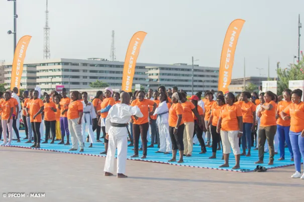 Des techniques d’auto-défense enseignées aux participantes