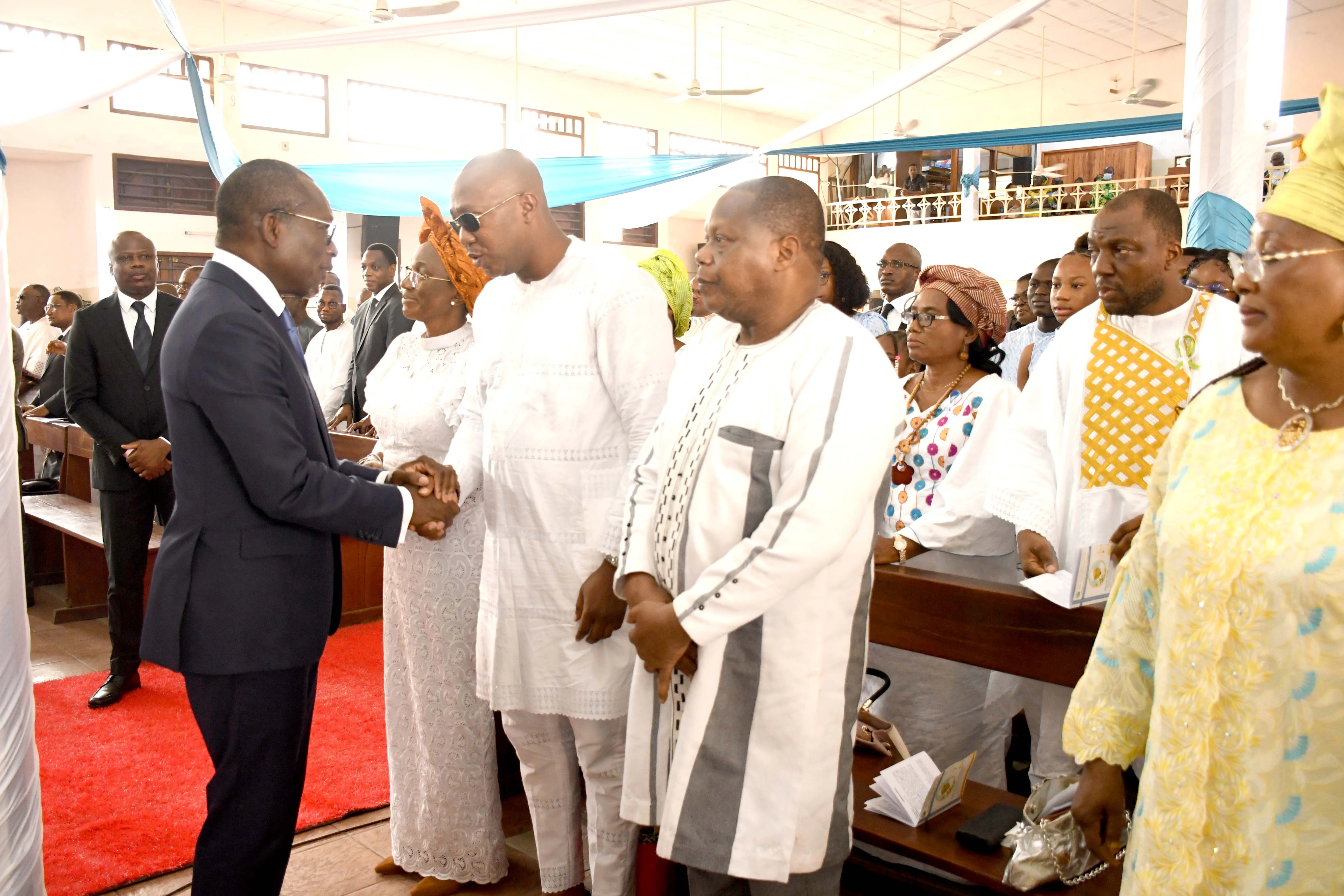 Le président Patrice Talon remerciant les différentes personnalités d'ici et  d'ailleurs venues soutenir la famille du défunt