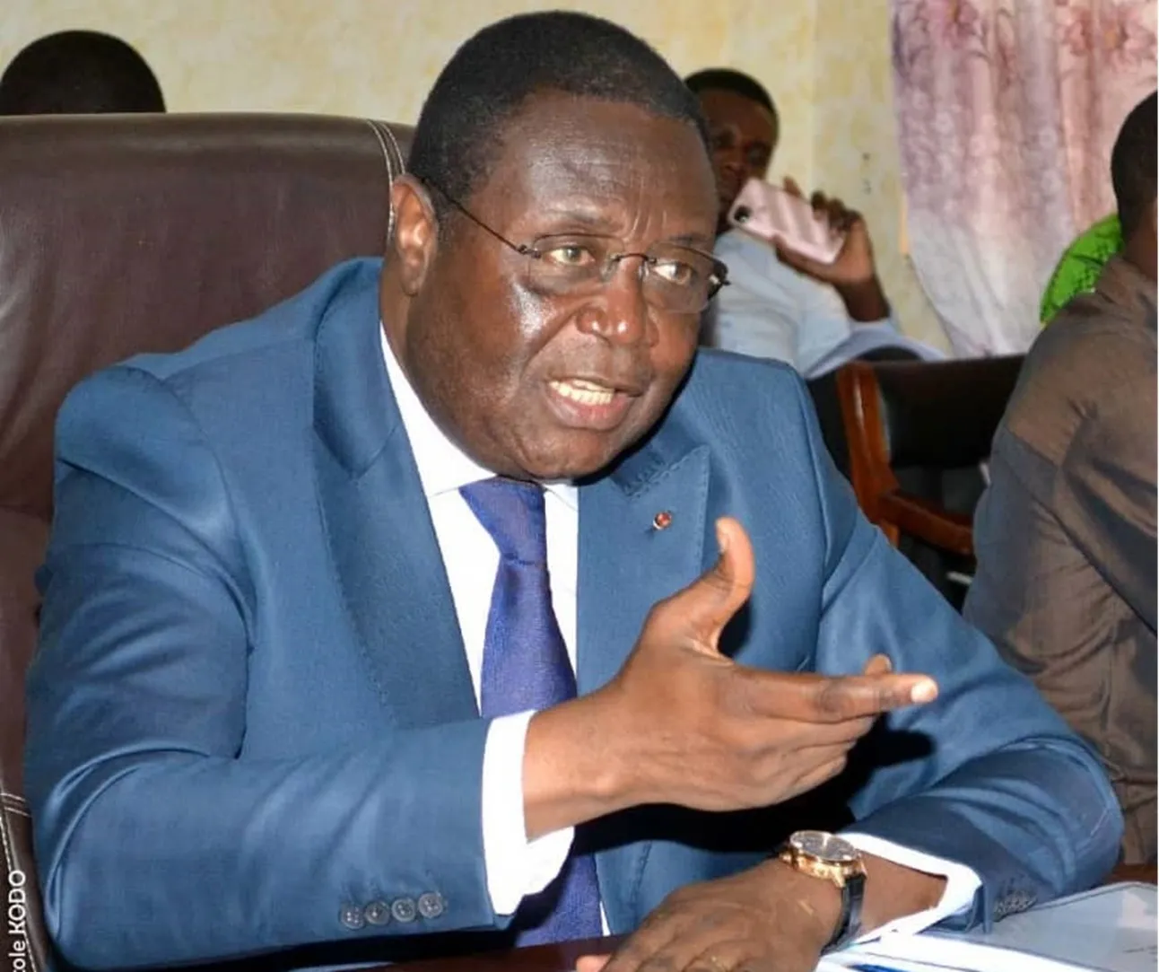 Le ministre Jean-Michel Abimbola face à la commission  budgétaire du Parlement