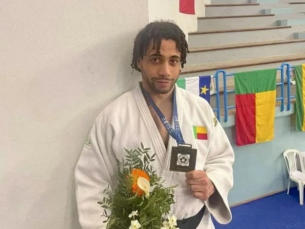 Valentin Houinato sacré médaillé d’argent