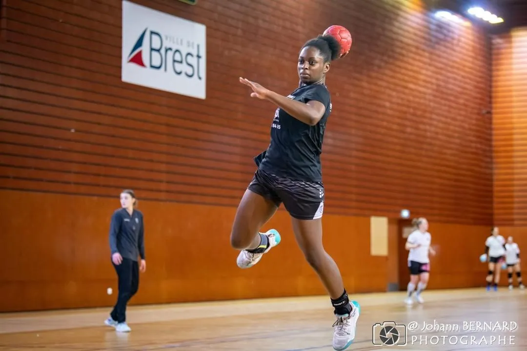 Mathilde Lando à son poste affiche une vitesse maximale  aérobie (Vma) de 18
