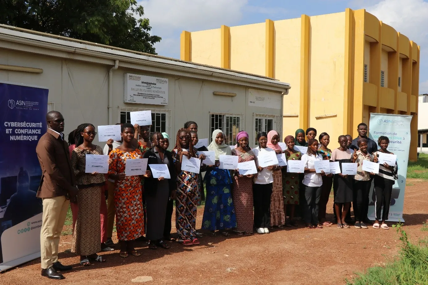 Les 25 jeunes filles de Parakou ont désormais une meilleure compréhension de la cybersécurité