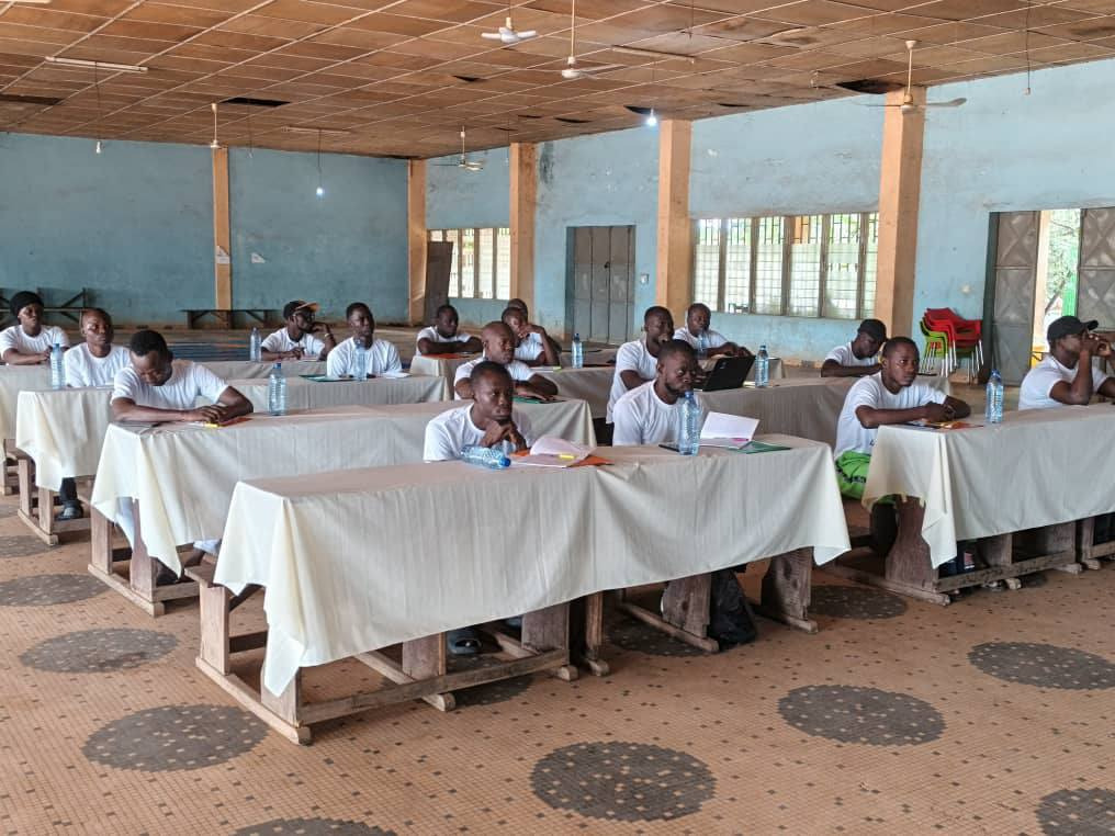 Seize encadrants formés au leadership