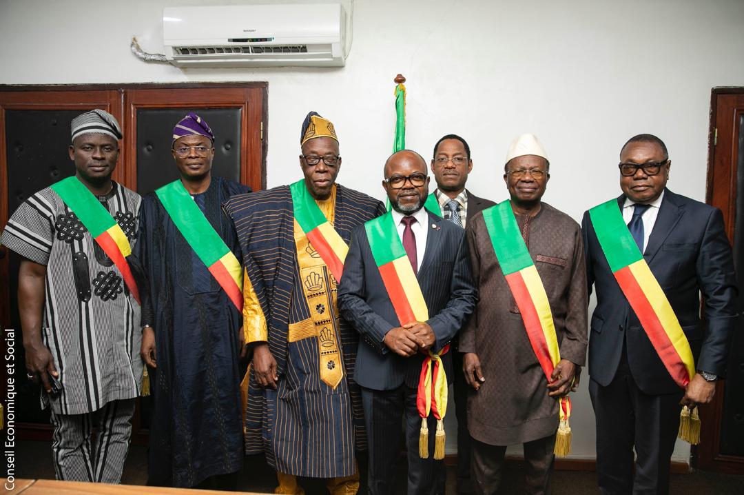 Les conseillers du Ces en séance plénière, échangent sur les grandes orientations  économiques, sociales et institutionnelles