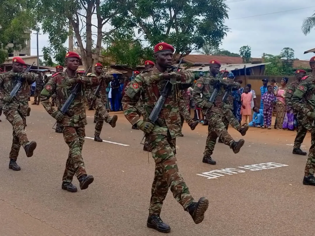 Parades dynamiques à la place Goho