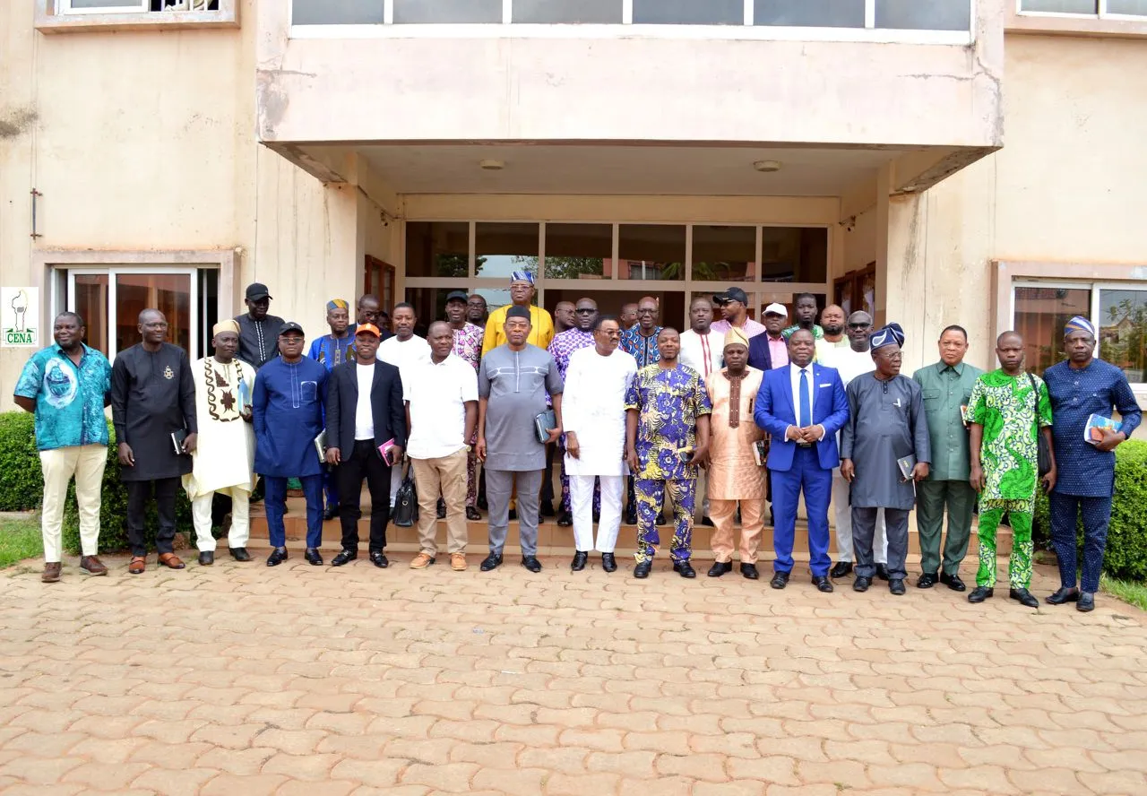 Les différents maires des communes à l'issue de la séance d'information