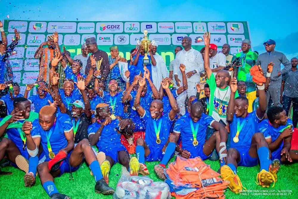 Boriya Fc scelle la victoire pour remporter le trophée au grand  bonheur de ses supporters