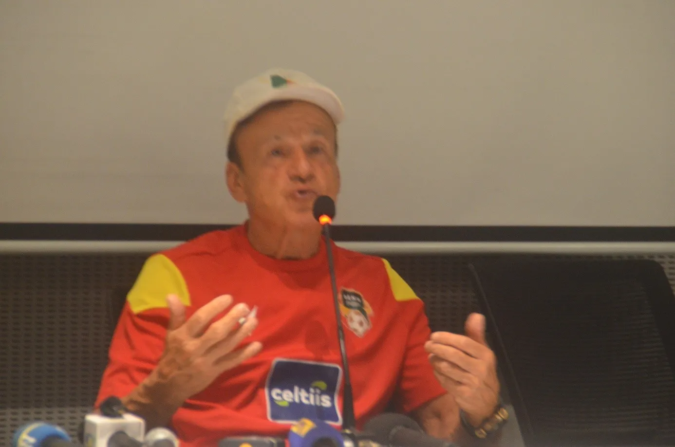 Gernot Rohr se montre humble mais ambitieux
