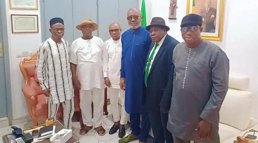 Le consul honoraire et les membres de sa délégation ont prodigué aux détenus des  conseils axés sur la responsabilité individuelle