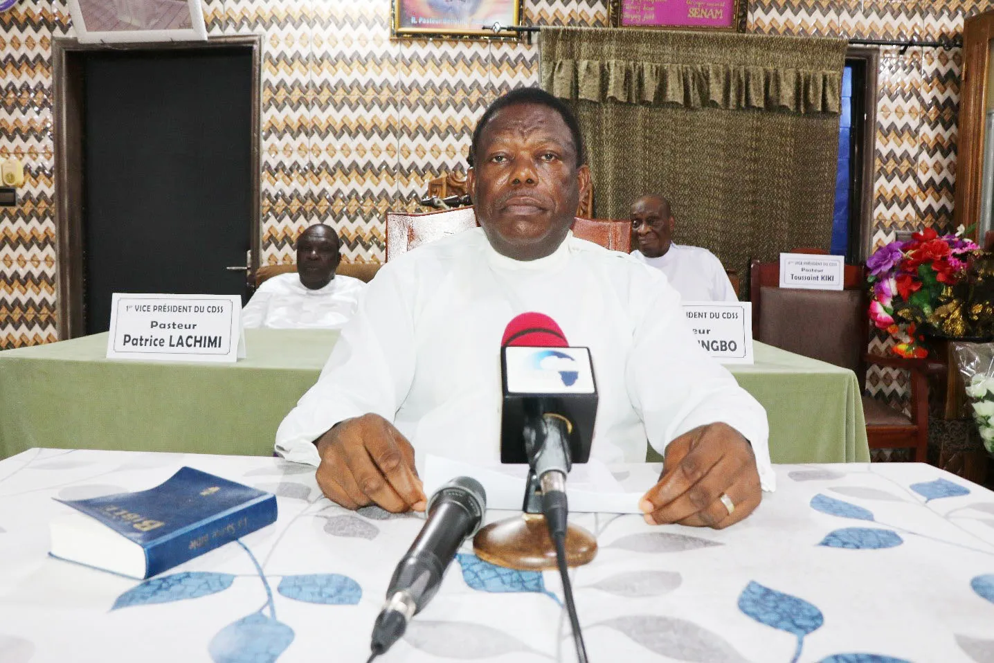 Le vénérable suprême évangéliste Prosper Dah Guèdènon lors de son point de presse au Saint siège Porto-Novo