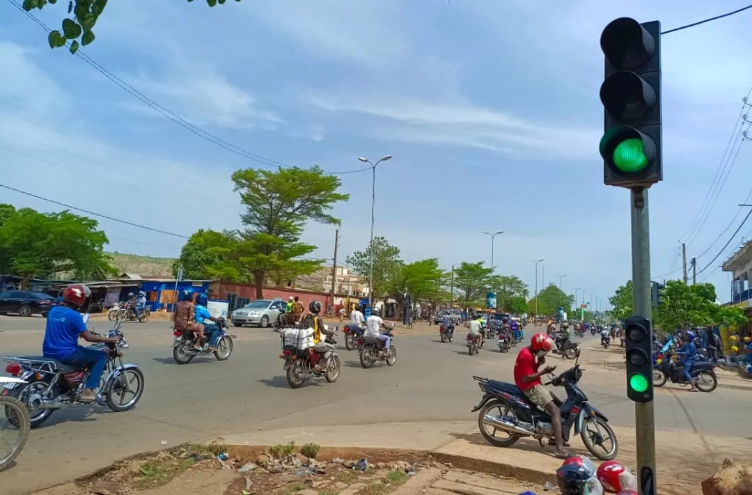 Le fonctionnement effectif des feux tricolores au cœur des enjeux de sécurité routière