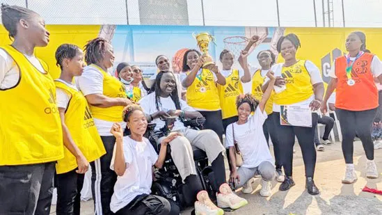 Les femmes rassemblées autour d’Ahmed Taofik qui a salué cette belle initiative