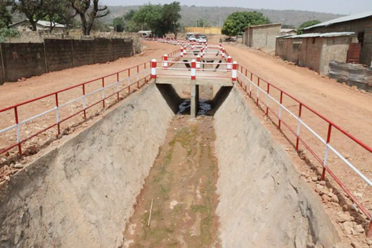 Les populations des quartiers Guéré et Massari-Wèwèré peuvent déjà espérer  un meilleur écoulement des eaux